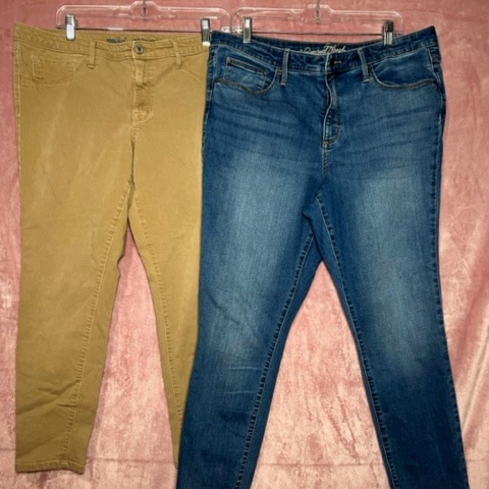 Womens Bundled Khaki And Blue Jean Pants Size 16